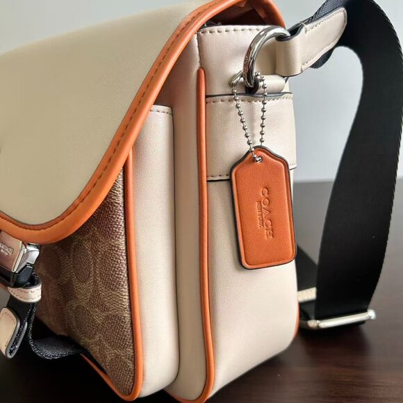 COACH Men's Monogram Racer Flap Messenger Bag, size 28 x 22.5 x 8 cm - Picture 6 of 9